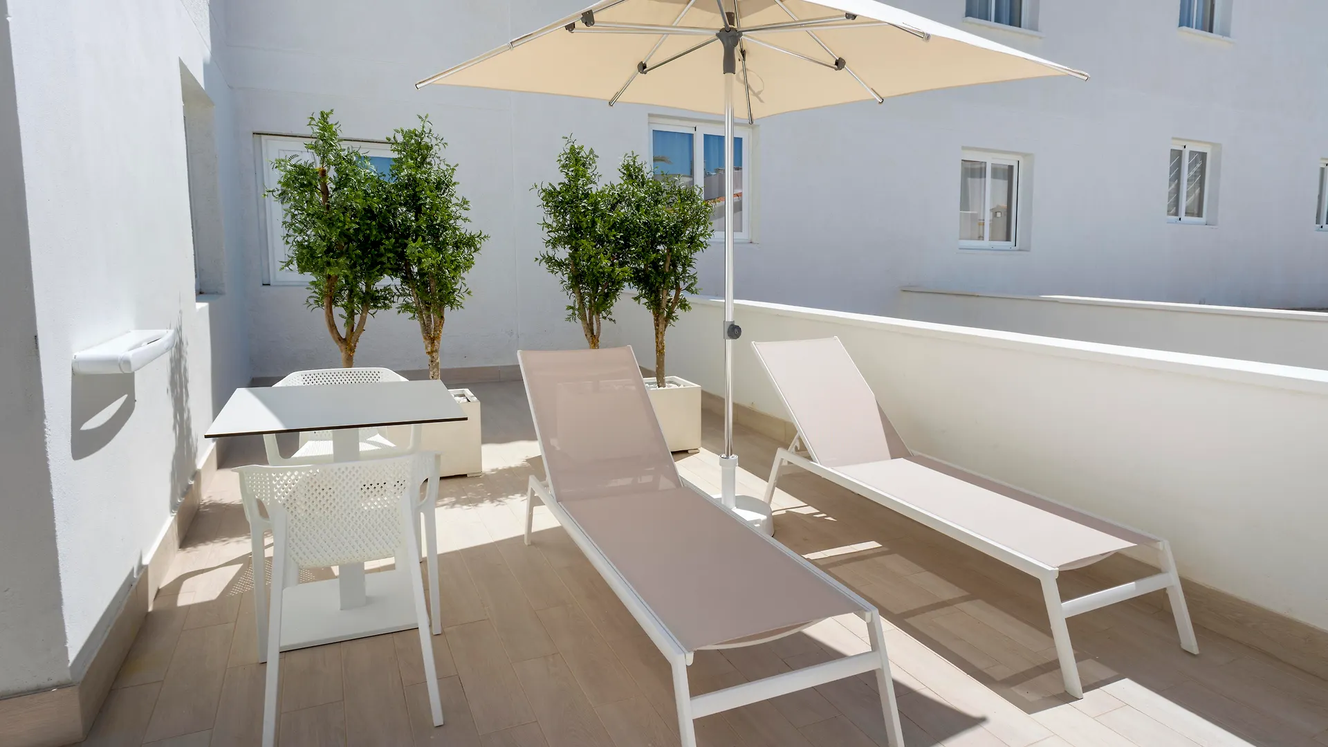 Parque Nereida Suites Hotel (Adults Only) 칼라 라트자다 리조트